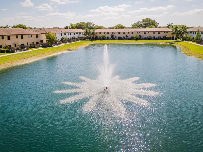  Condo & Townhome Photos