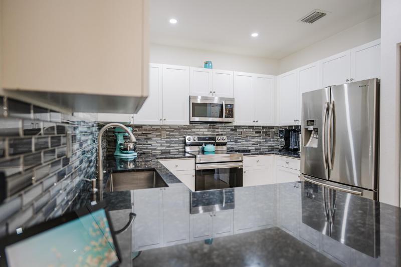  Condo & Townhome Photos