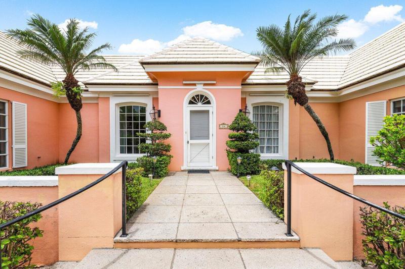  Single Family Homes Photo 3:  Jupiter Island,  FL 33455