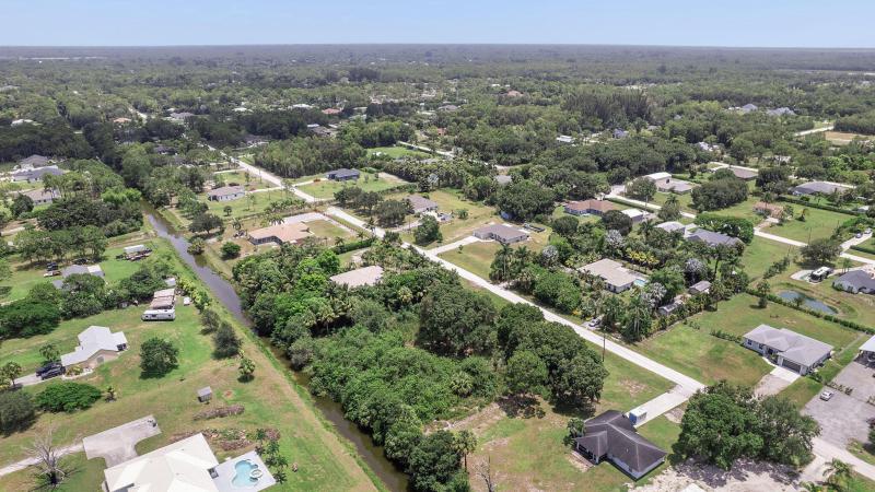  Commercial & Industrial Land Images 