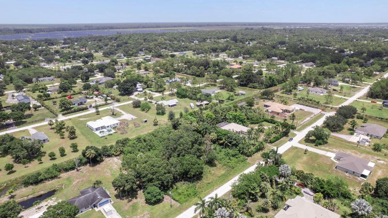  Commercial & Industrial Land Images 