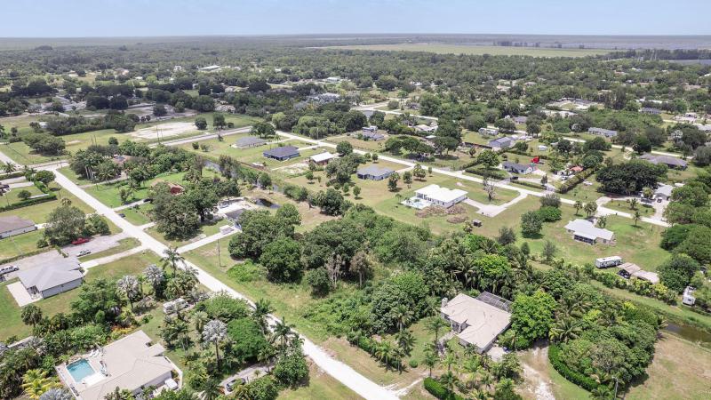  Commercial & Industrial Land Images 