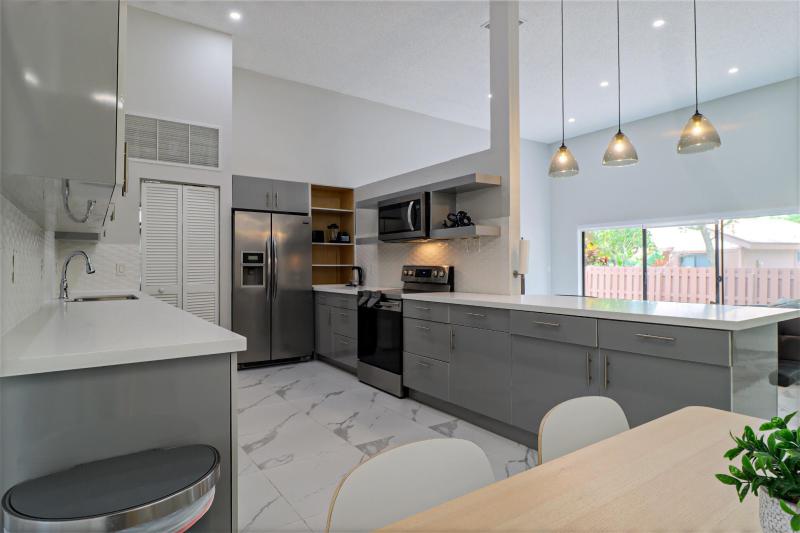  Condo & Townhome Photos