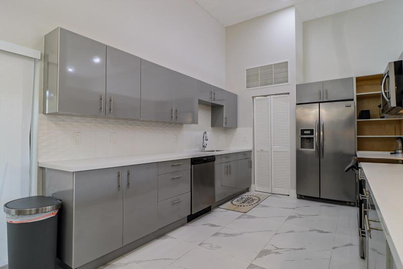  Condo & Townhome Photos