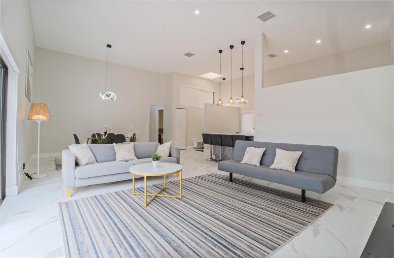  Condo & Townhome Photos