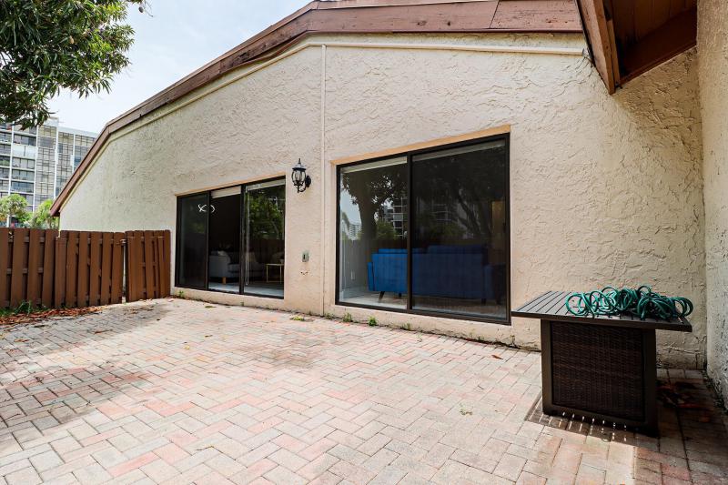  Condo & Townhome Photos