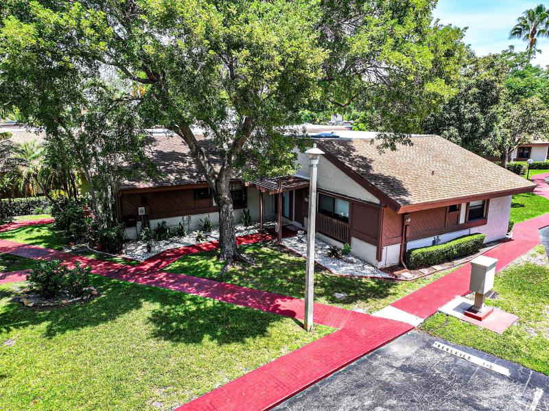  Condo & Townhome Photos