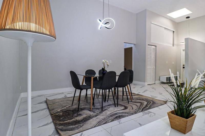 Condo & Townhome Photos