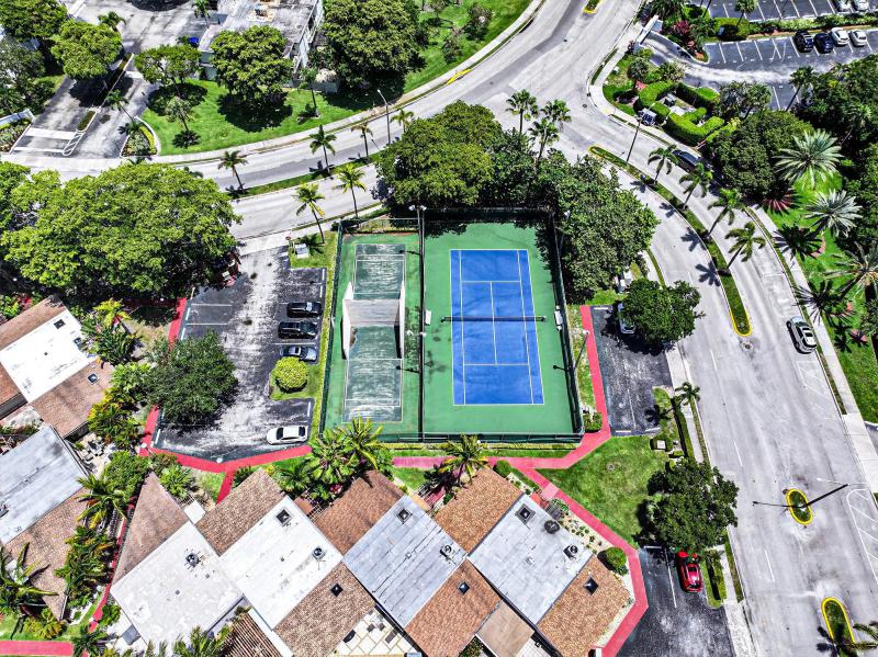  Condo & Townhome Photos