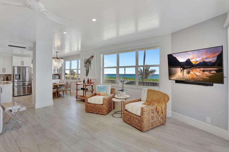  Condo & Townhome Photos