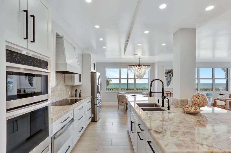  Condo & Townhome Photos