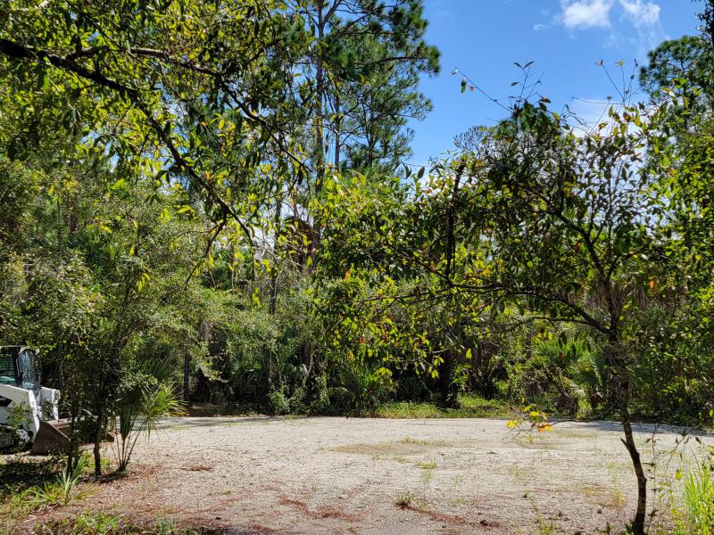  Commercial & Industrial Land Images 