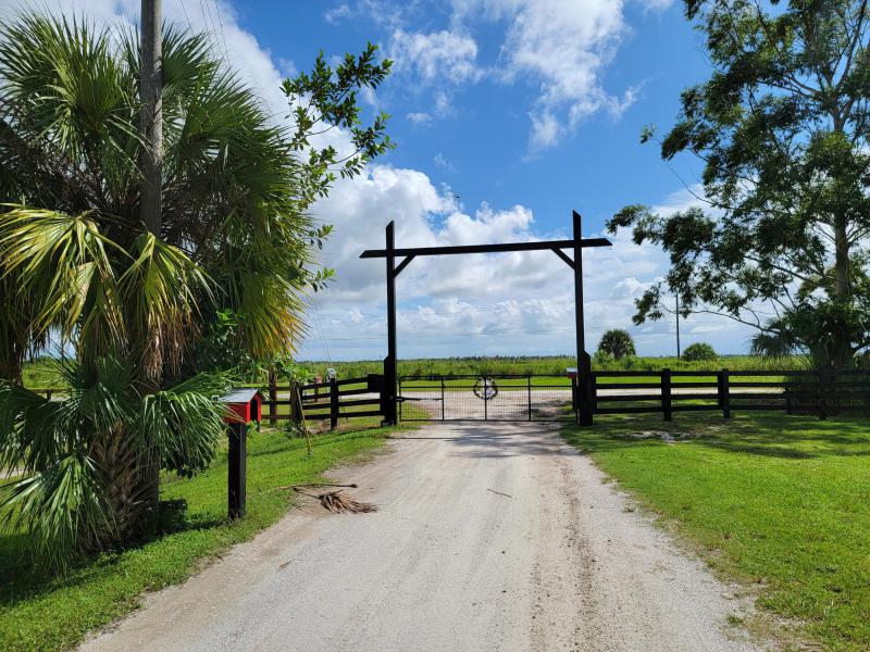  Commercial & Industrial Land Images 