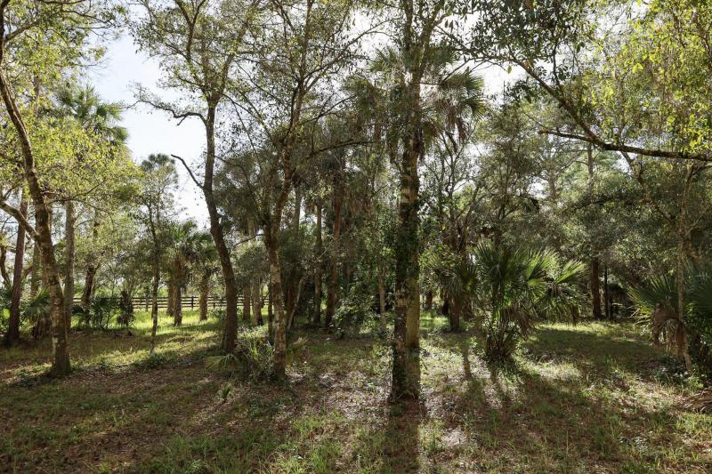  Commercial & Industrial Land Images 