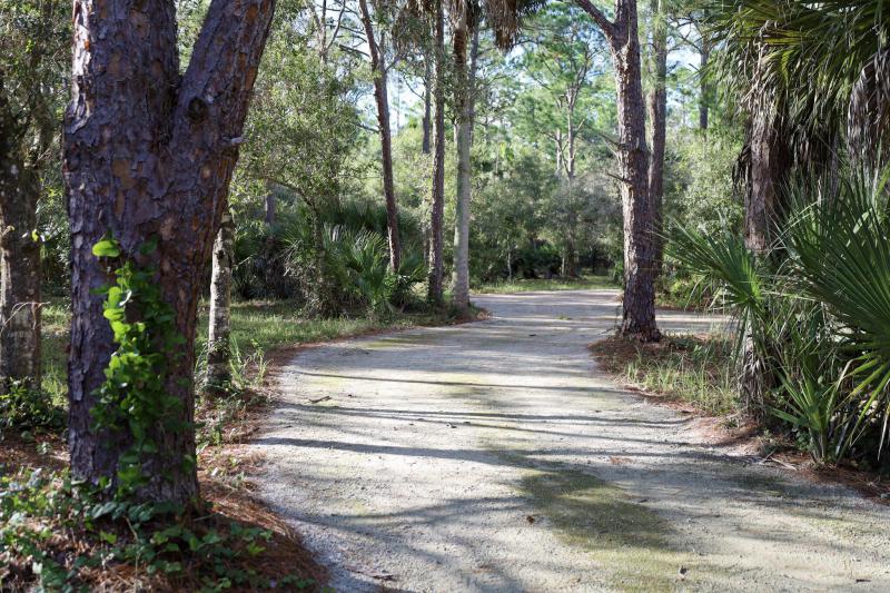  Commercial & Industrial Land Images 