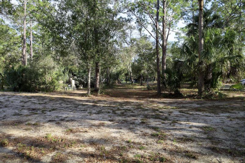  Commercial & Industrial Land Images 