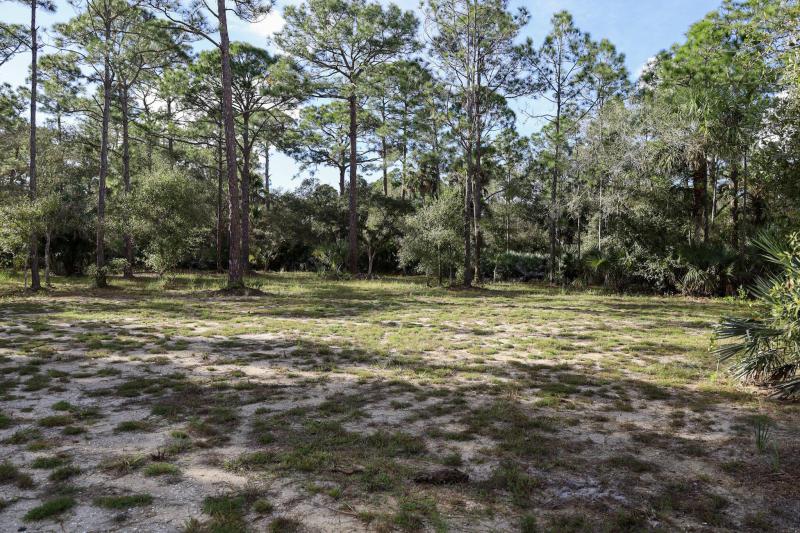  Commercial & Industrial Land Images 