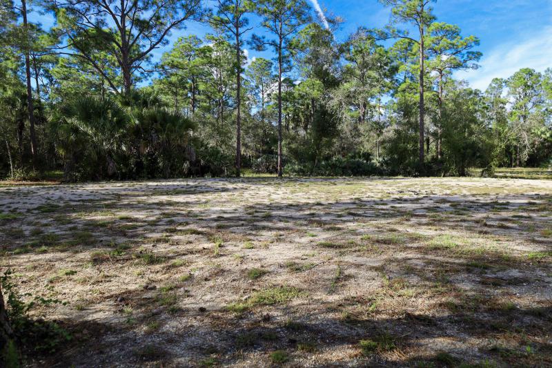  Commercial & Industrial Land Images 