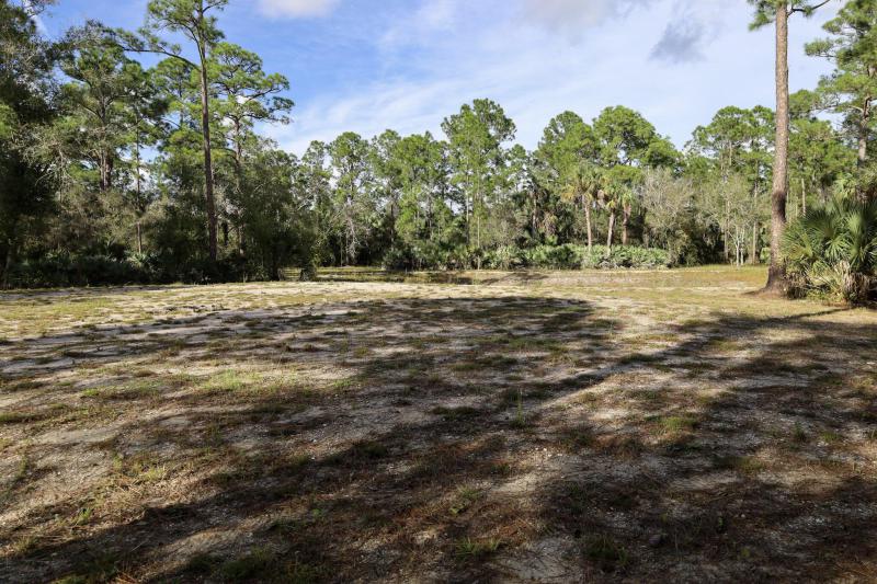  Commercial & Industrial Land Images 