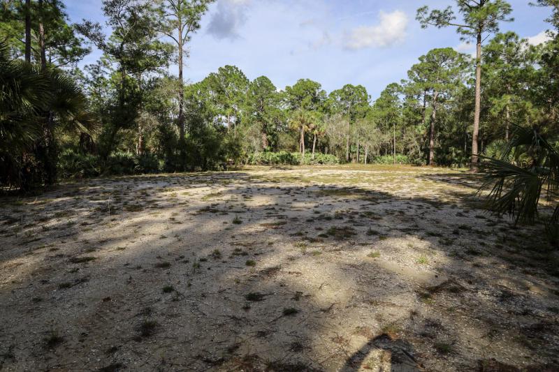  Commercial & Industrial Land Images 