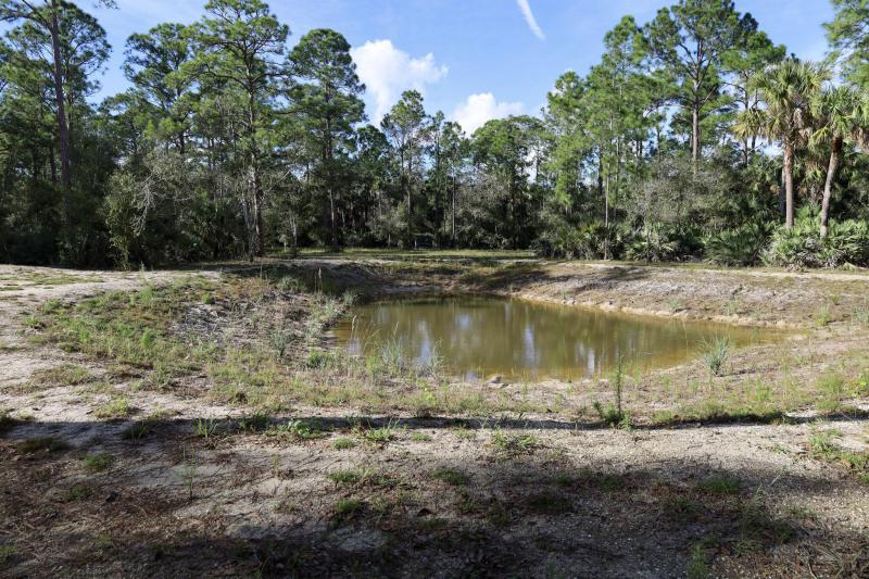  Commercial & Industrial Land Images 