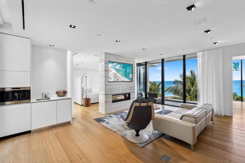  Single Family Homes Photo 20:  Highland Beach,  FL 33487