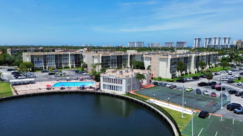  Condo & Townhome Photos