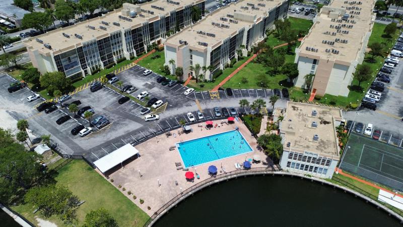  Condo & Townhome Photos