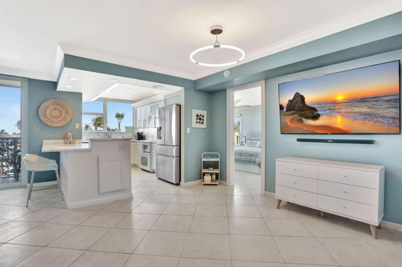  Condo & Townhome Photos