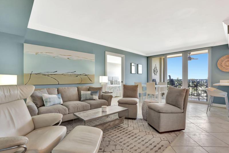  Condo & Townhome Photos