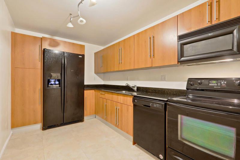  Condo & Townhome Photos