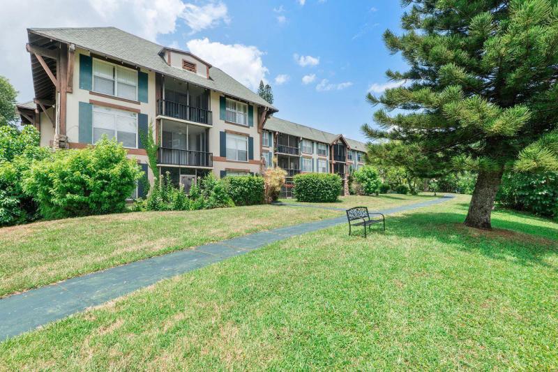  Condo & Townhome Photos