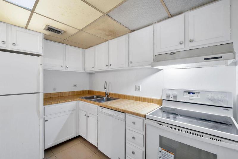  Condo & Townhome Photos