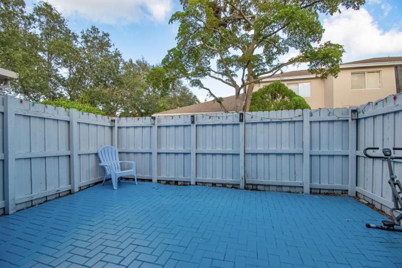  Condo & Townhome Photos