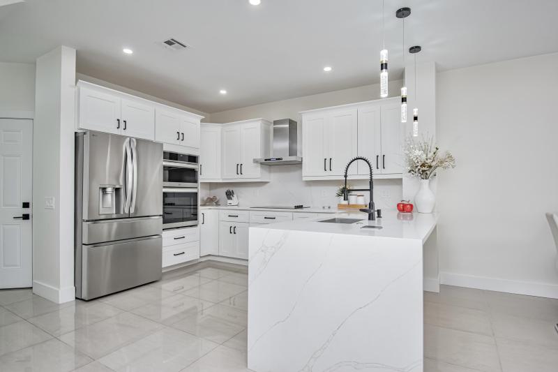  Condo & Townhome Photos