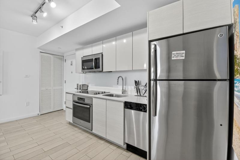  Condo & Townhome Photos