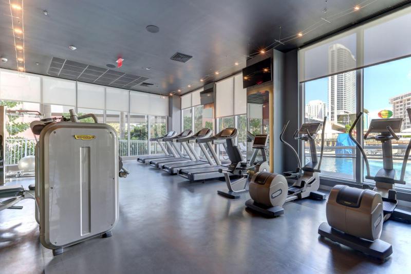  Condo & Townhome Photos