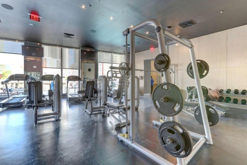  Condo & Townhome Photos