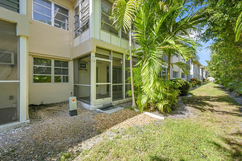  Condo & Townhome Photos