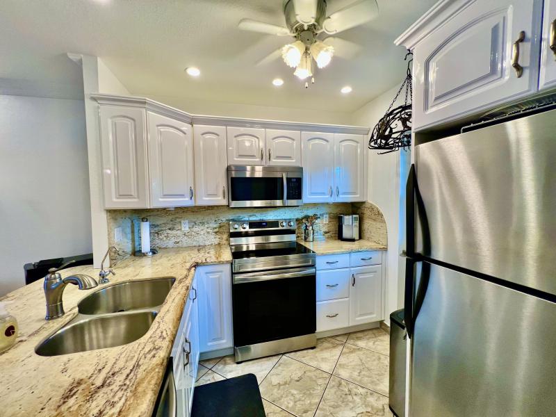  Condo & Townhome Photos