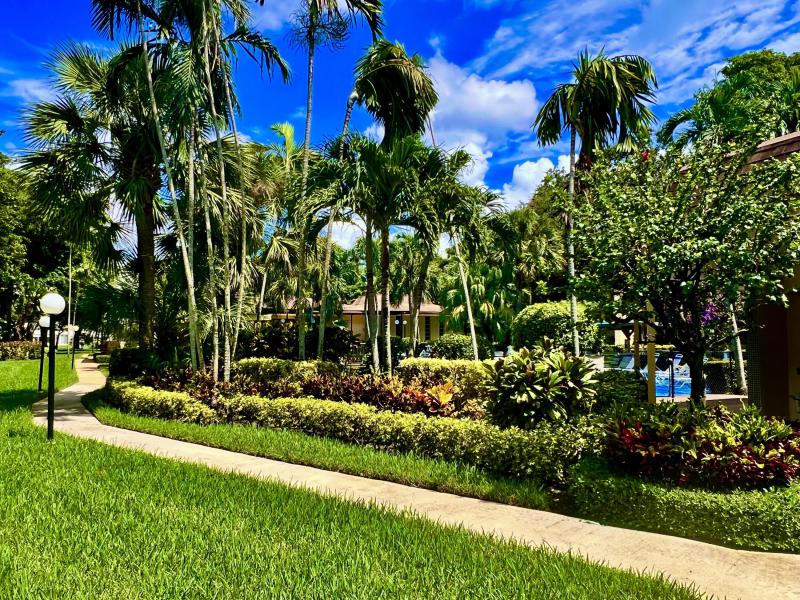  Condo & Townhome Photos