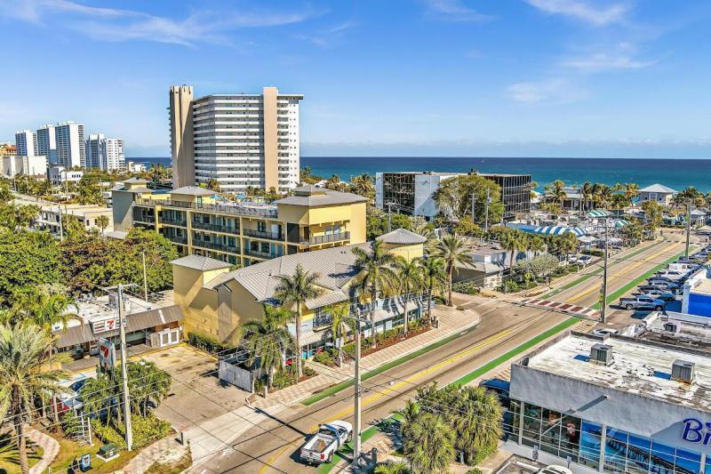  Single Family Homes Photo 73:  Deerfield Beach,  FL 33441