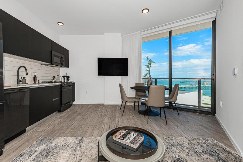  Condo & Townhome Photos