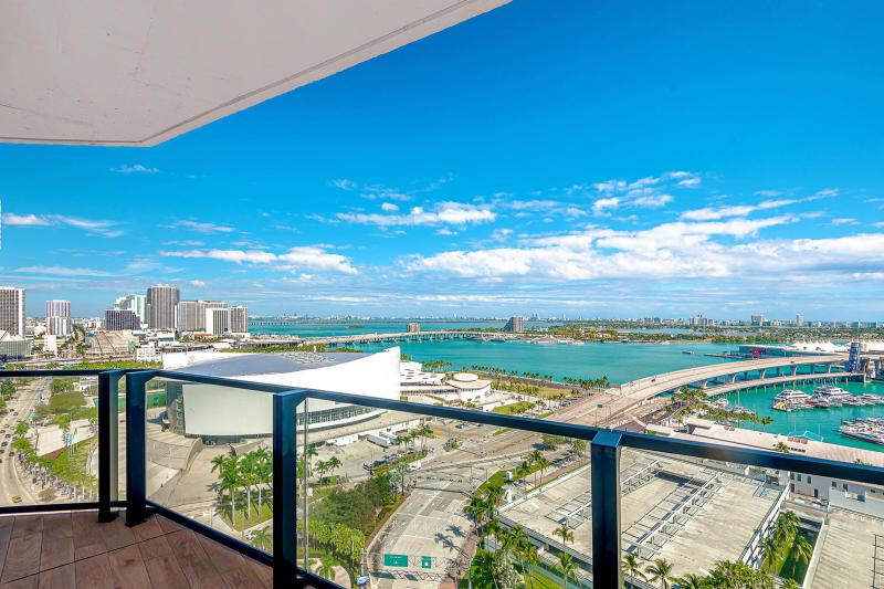  Condo & Townhome Photos