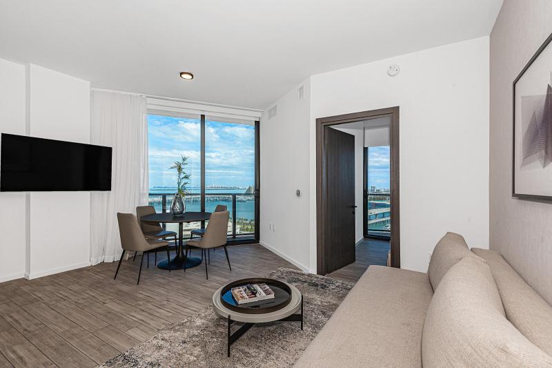  Condo & Townhome Photos