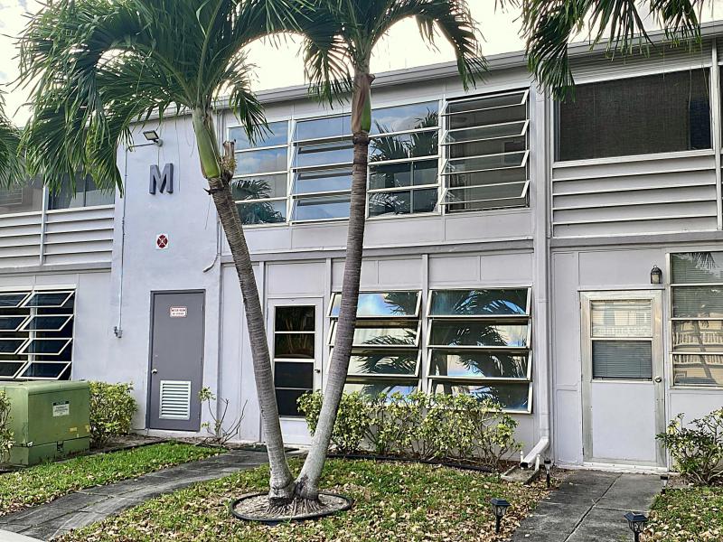  Condo & Townhome Photos