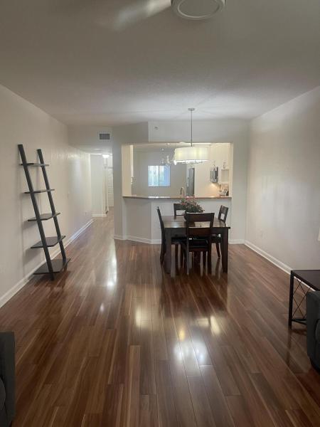  Condo & Townhome Photos