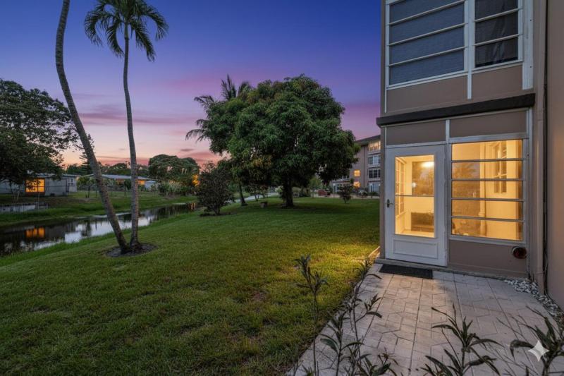  Condo & Townhome Photos