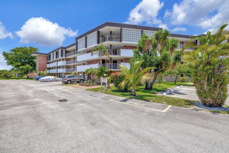  Condo & Townhome Photos