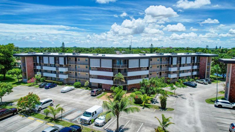  Condo & Townhome Photos